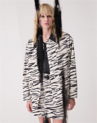 Lala Berlin - Skirt Printed Denim Nederdel - White Black Tiger 